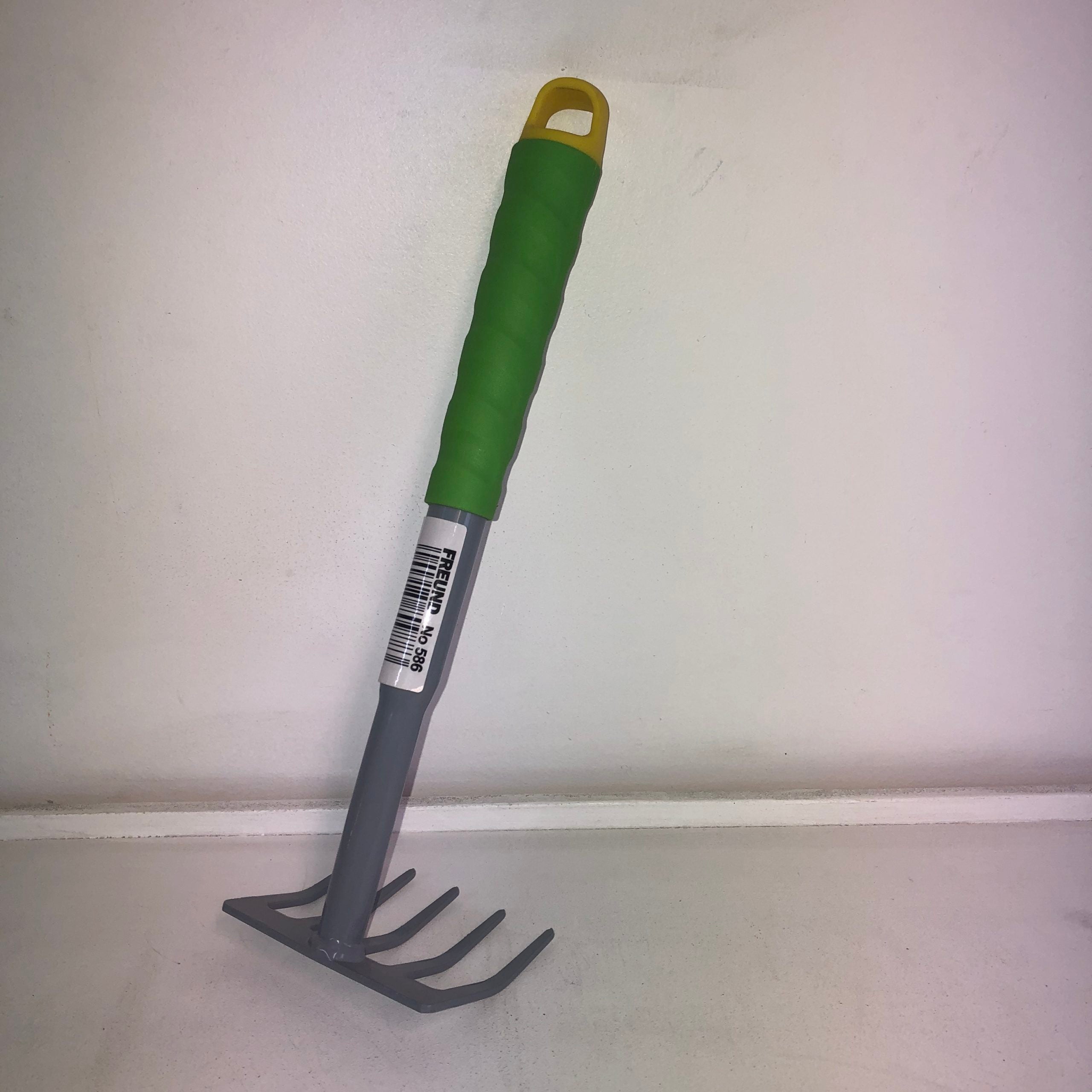 XCEL Hand Rake – Gardenmakers Landscape Supplies